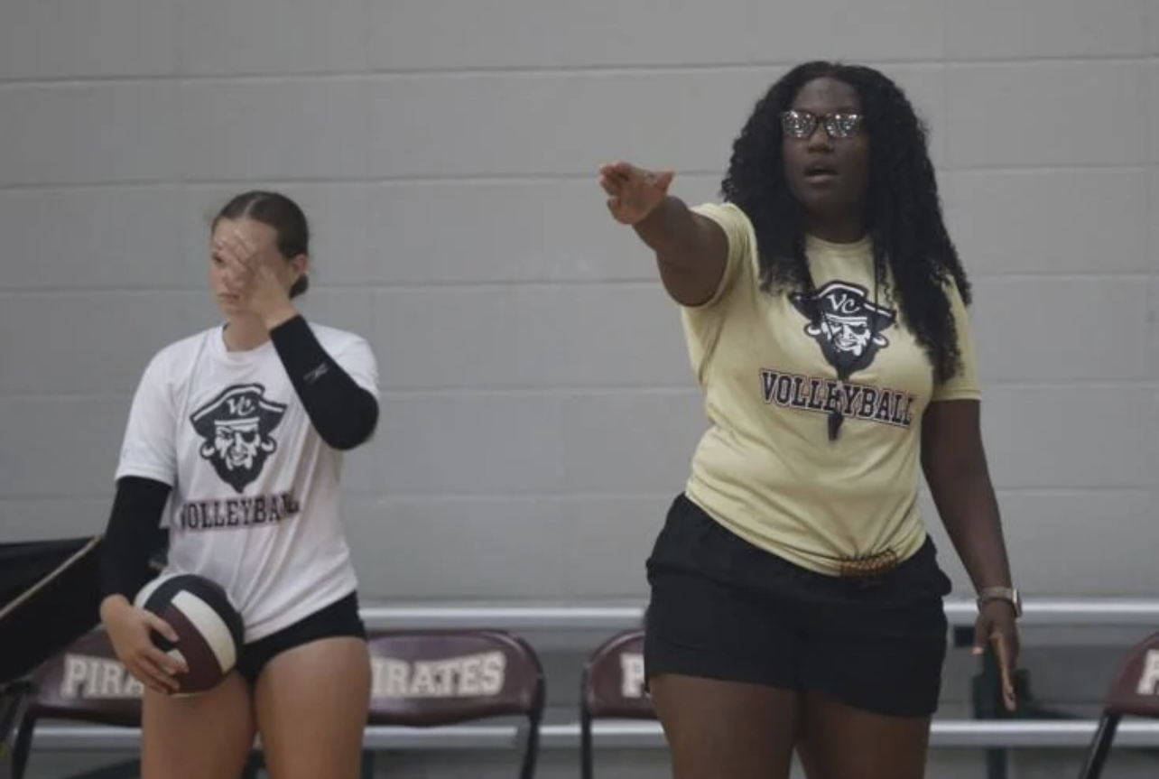 Victoria College volleyball aims for improvement under new coach